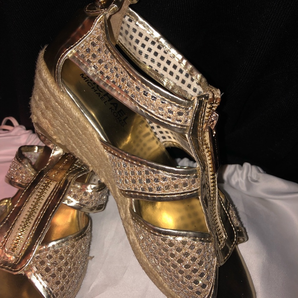 Sandals - Picture 2 of 6